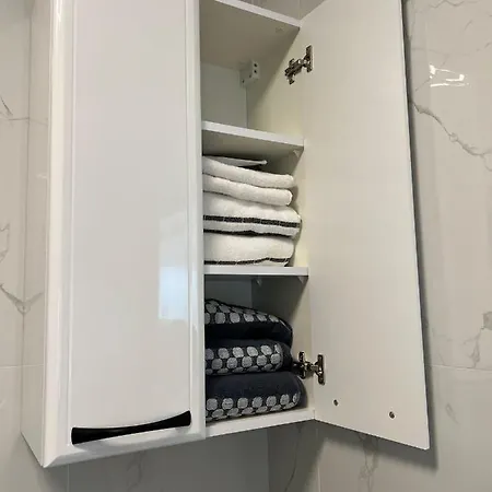 Krasta Parking & With & River View *