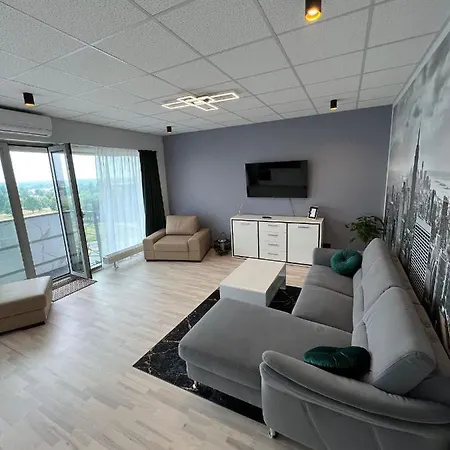 Krasta Parking & With & River View *