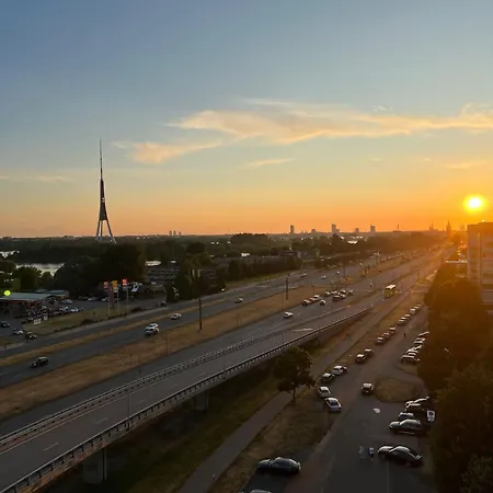 Krasta Parking & With & River View *