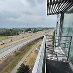Krasta Parking & With & River View Апартаменти Рига