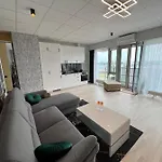 Krasta Parking & With & River View * 리가