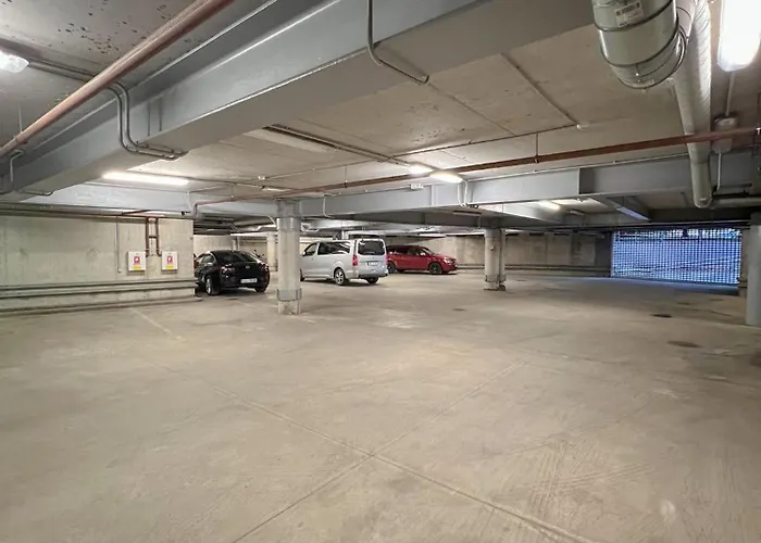 Krasta Parking & With & River View * Riga