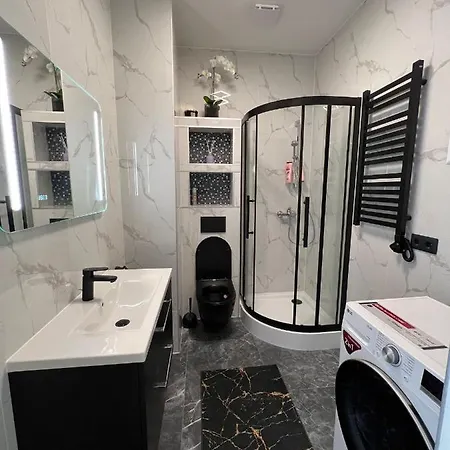 Krasta Parking & With & River View 里加