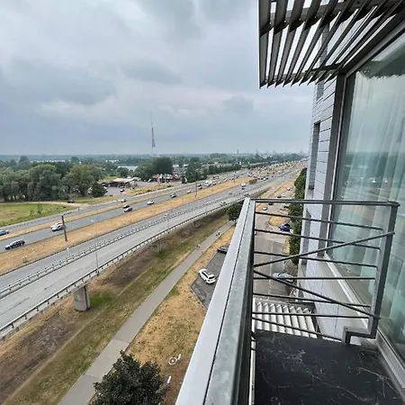 Krasta Parking & With & River View Apartment Riga