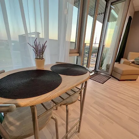 Krasta Parking & With & River View Ryga